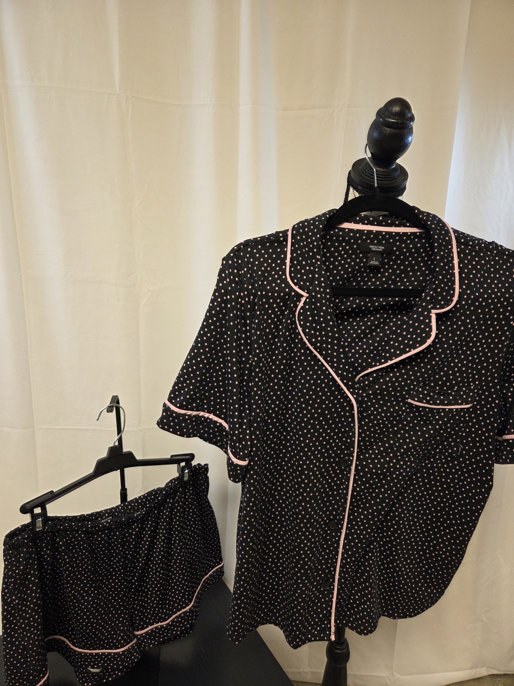 Simply Vera Vera Wang Black Polka Dot Short Pajama Set with Pink Piping